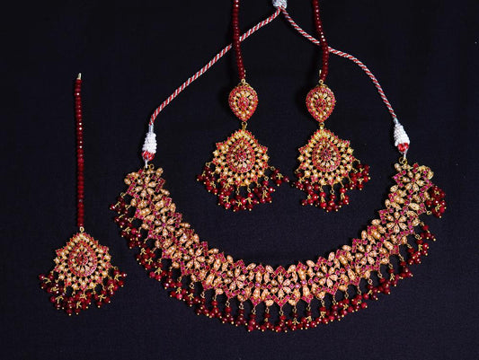SHEHZADI A delicate necklace set